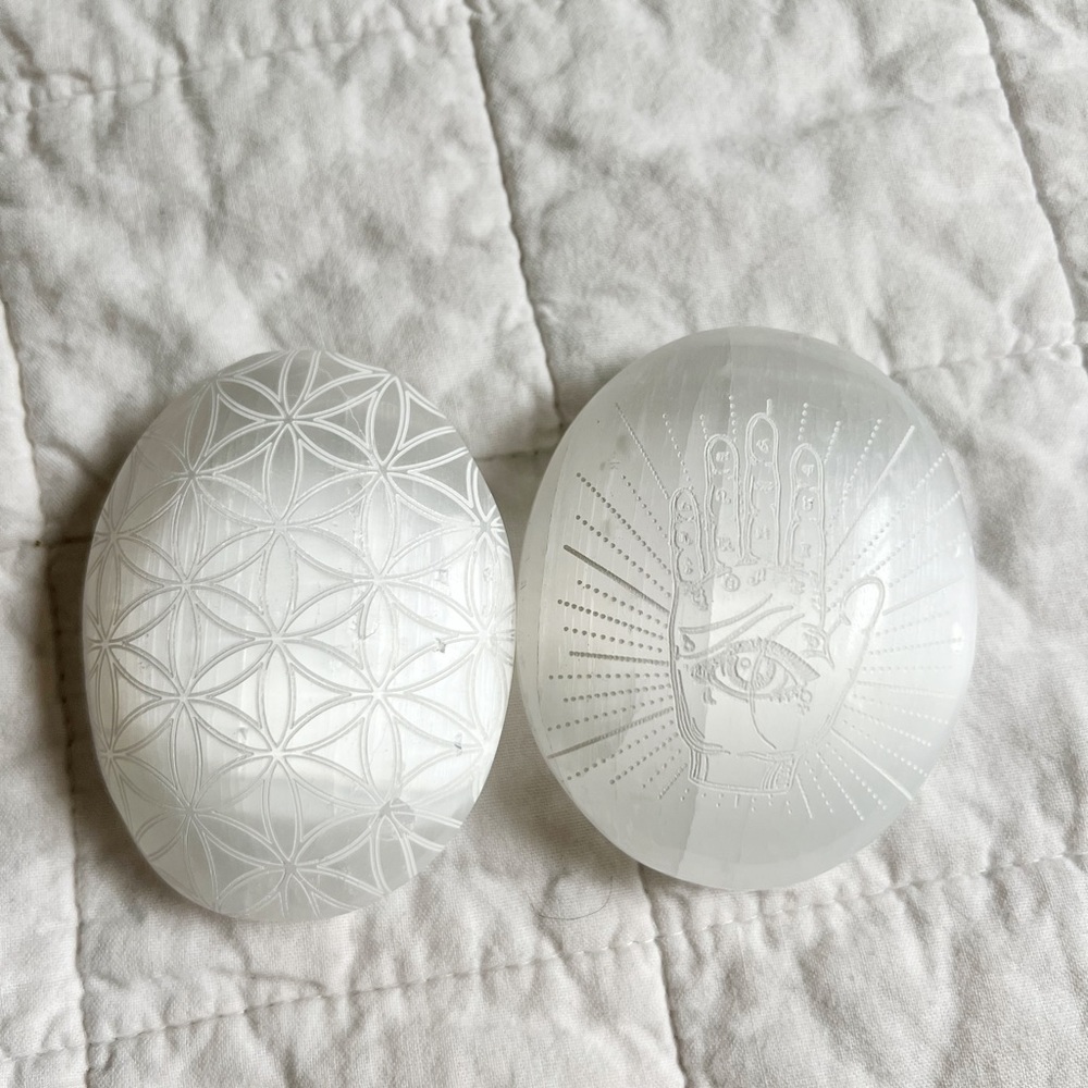 BUNDLE ✨ Selenite Palm Stones